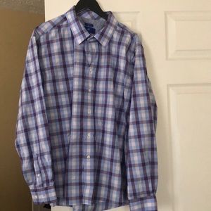 Long sleeve men’s dress shirt